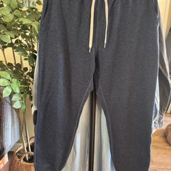 Vuori Women’s Performance Joggers Size Medium