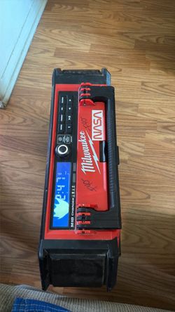 Milwaukee M18 Jobsite Radio with Charger