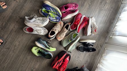 Running shoes sz 12