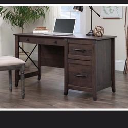 alcott hill jonassaint desk