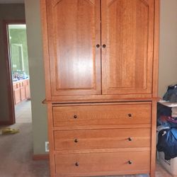 Beautiful Amish Armoire 