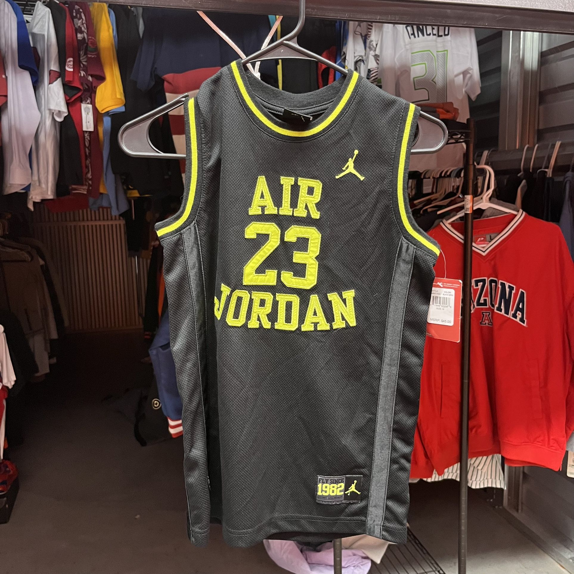Nike Air Jordan 23 Basketball Boys Jersey Youth Size Medium NWT