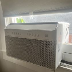 Midea 12000 BTU Air Conditioner 