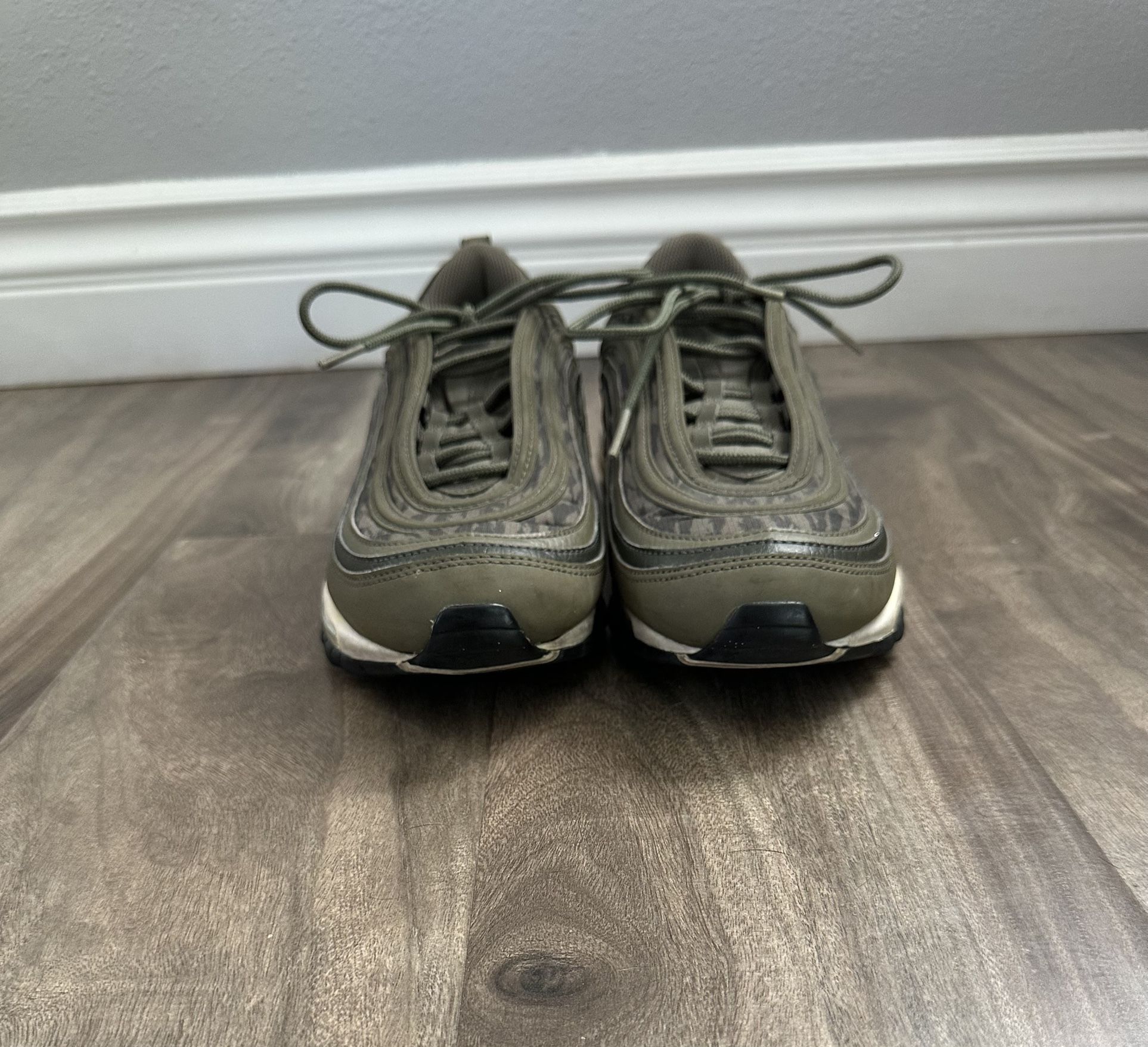 Size 10.5 Men’s Nike Air Max 97 Tiger Camo Olive AQ4132-200 Sneakers