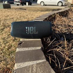 JBL Charge 5 Speaker