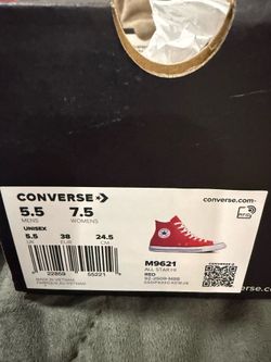 Converse sz 5.5 in men 7.5 women