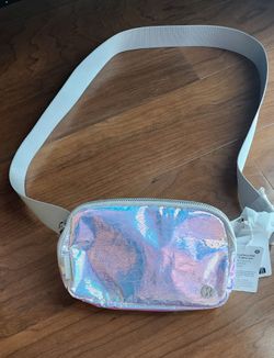 Lululemon Everywhere Belt Bag Iridescent