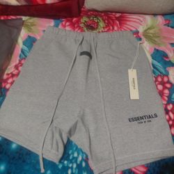 Essential shorts size S