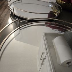 Mirrored trays