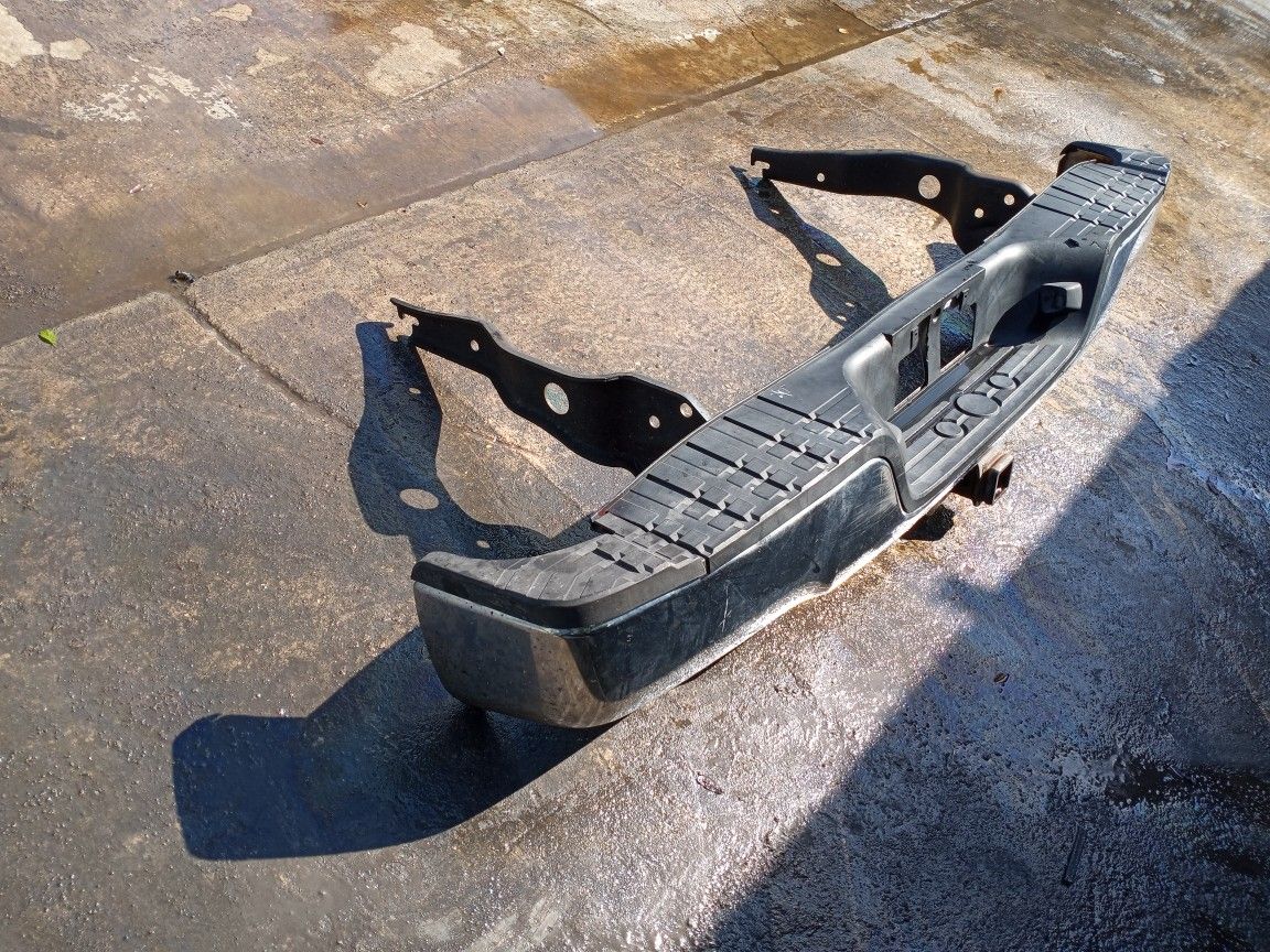 2011 F150 rear bumper good condition please call or text