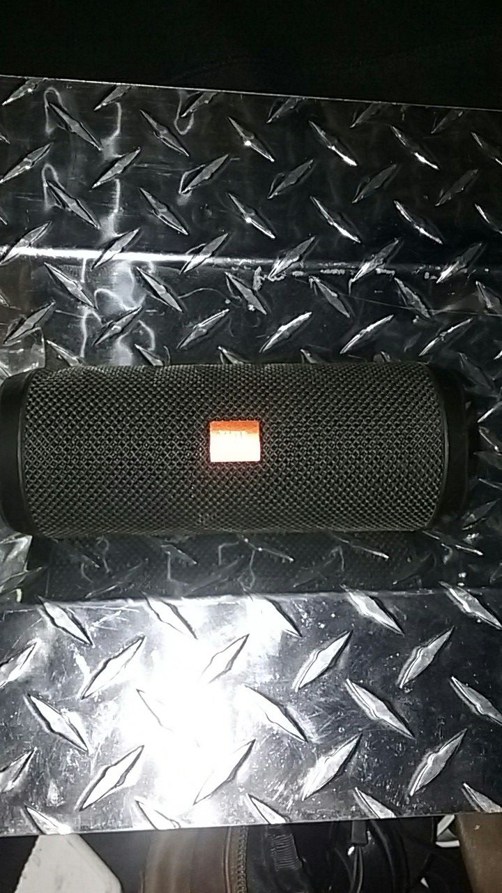 Jbl flip 4 blutooth speaker