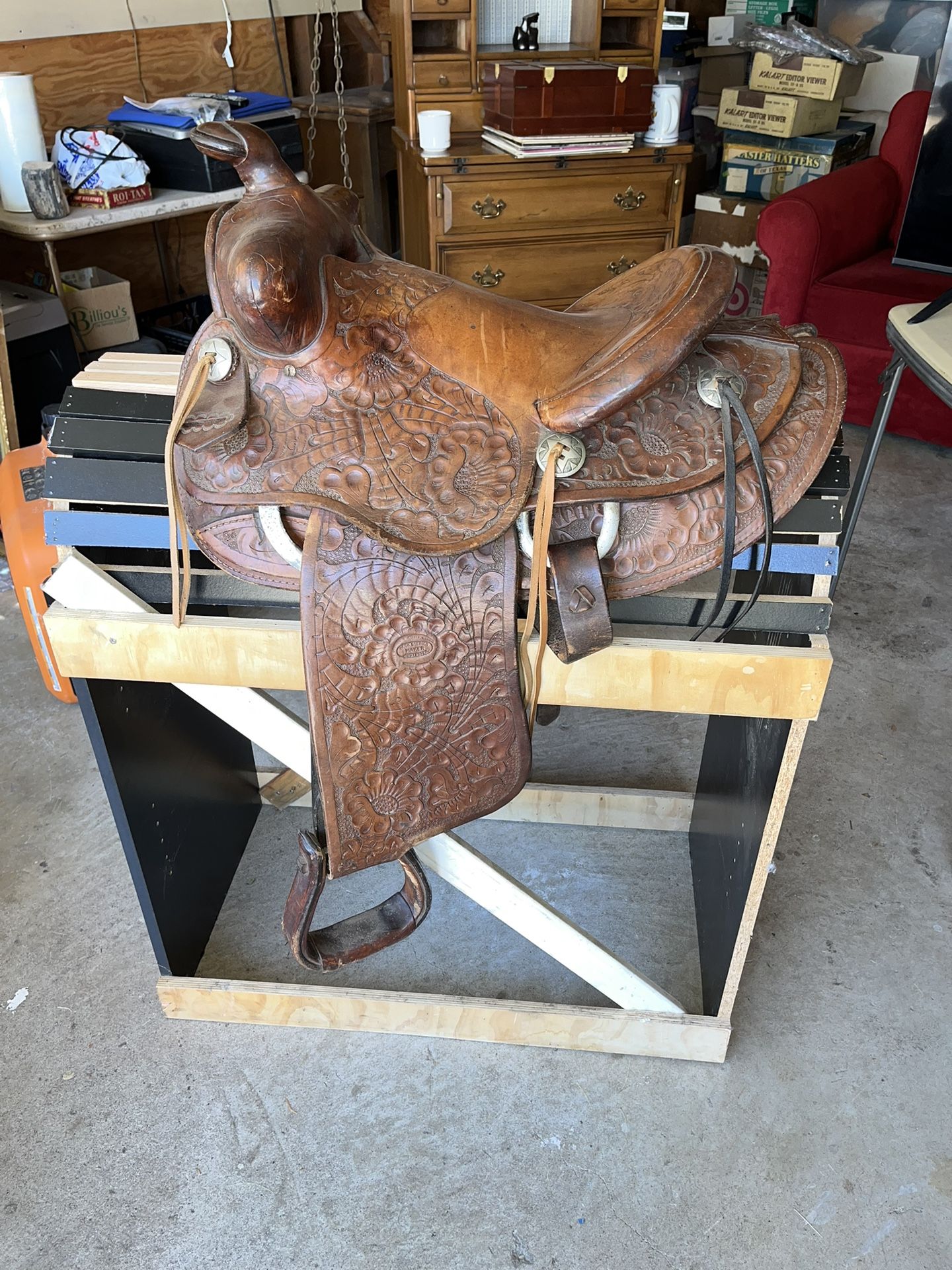 Buck Steiner Western 15” Saddle - Double Rigging - Austin Texas - Western & Saddle Stand