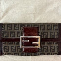 Beautiful Fendi Women’s Long Wallet