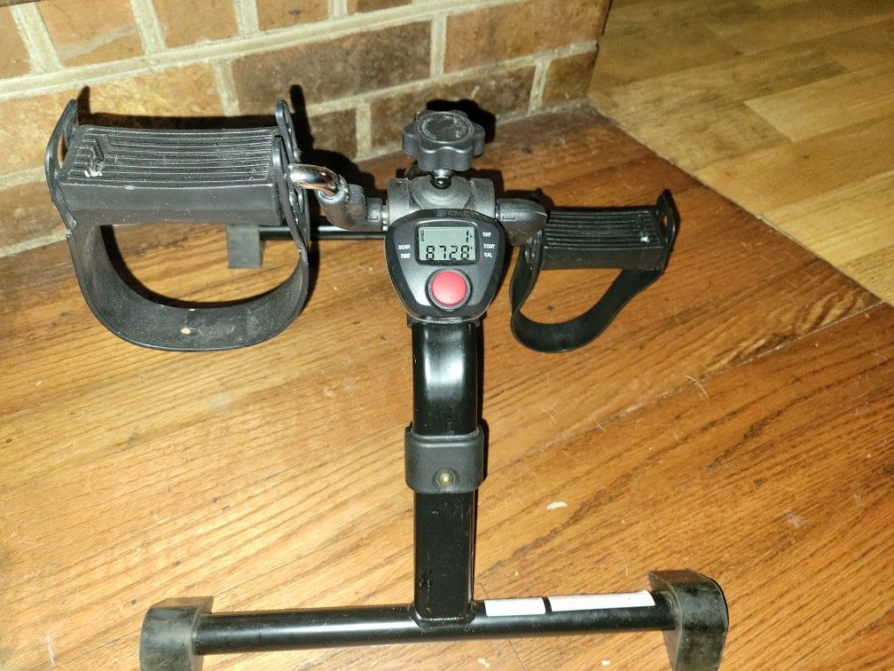 Vaunn Folding Pedal Exerciser
