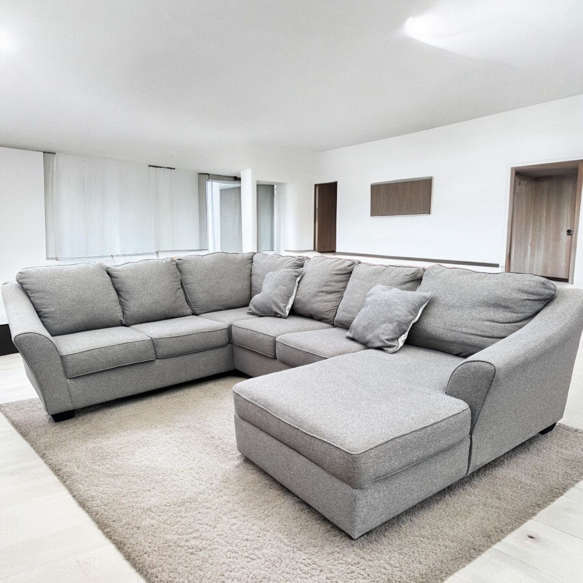 Grey U Sectional Couch - In immaculate condition