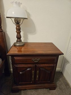 Vintage American Drew Inc Nightstand With Drawer