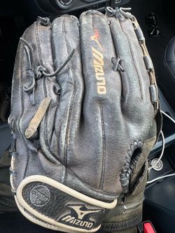 Size 14 Mizuno Adult Baseball Glove