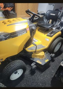 Cub Cadet Riding Lawn Mower