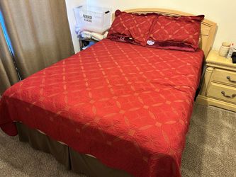 QUEEN BED
