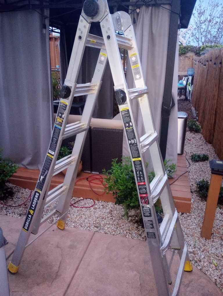Gently Used 26 Ft Gorilla Ladder MULTIPURPOSE