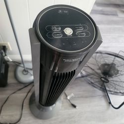 Saleing long fan for $30