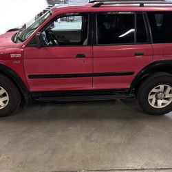 2001 Mitsubishi Montero