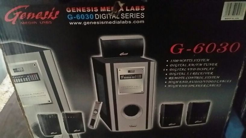 Surround sound speaker system
