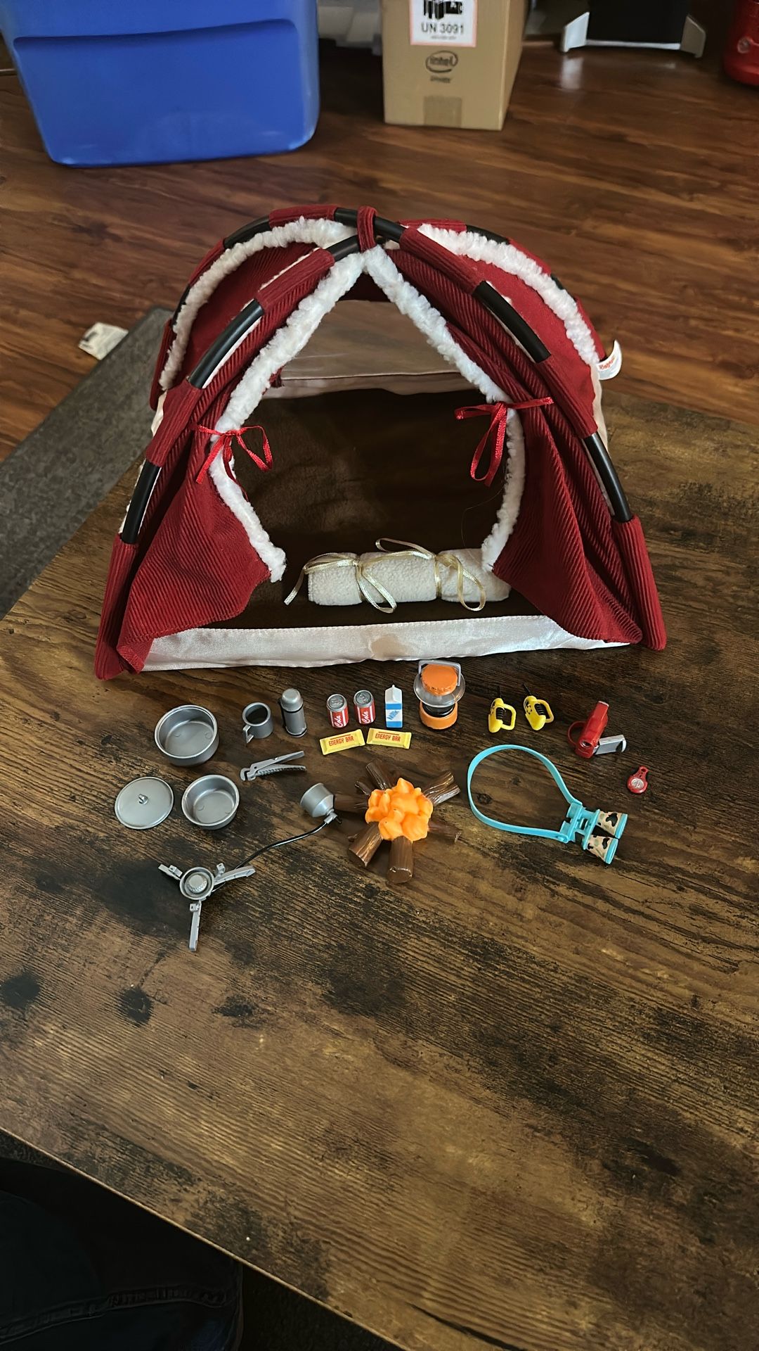 BRATZ CAMPFIRE TENT PLAYSET