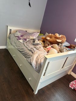 Full White Bed with Twin Trundle includes Mattresses