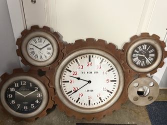 Multi clock wall decoration