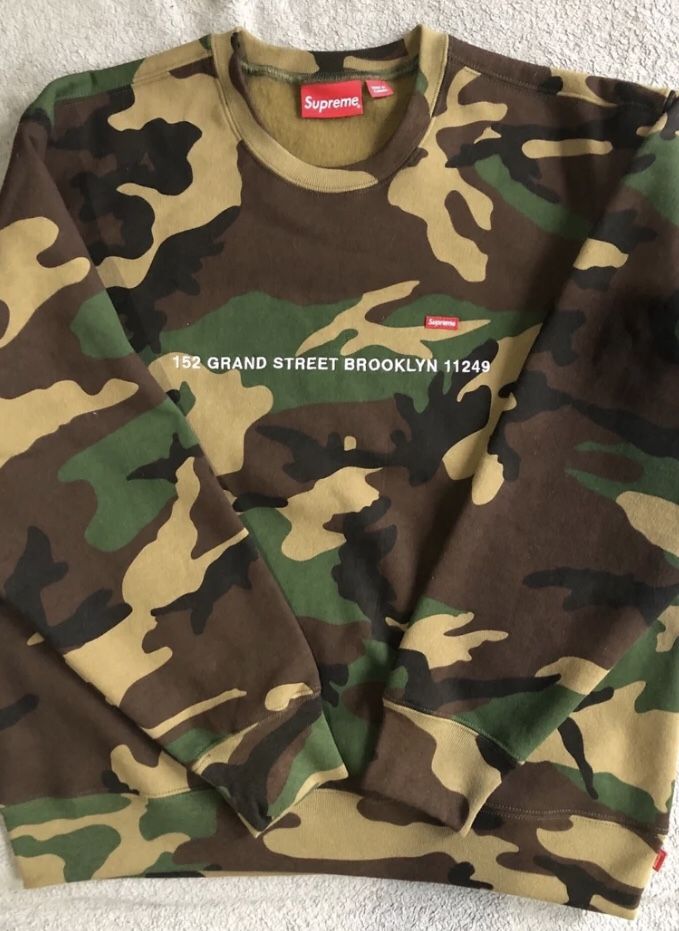Supreme Small Box Crewneck (Brooklyn Shop Exclusive)I