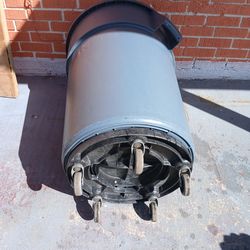 Rubbermaid Container 44gall