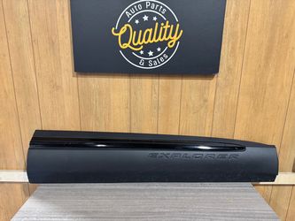 2020 2021 2022 2023 2024 2025 Ford Explorer Passenger Side Right Side Front Door Molding