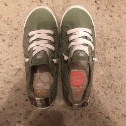 Roxy Womens Flat Sneaker