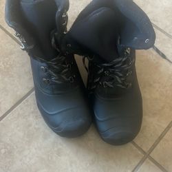 Men’s Snow Boots size 10