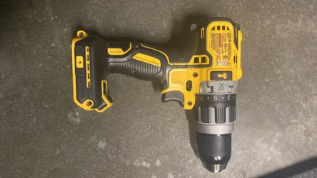 Dewalt XR hammer drill DCD796