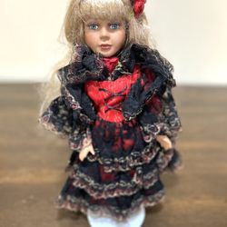 Porcelain Doll Great Condition.  Each 25$ 