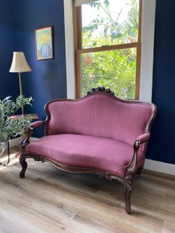 Victorian Couch 