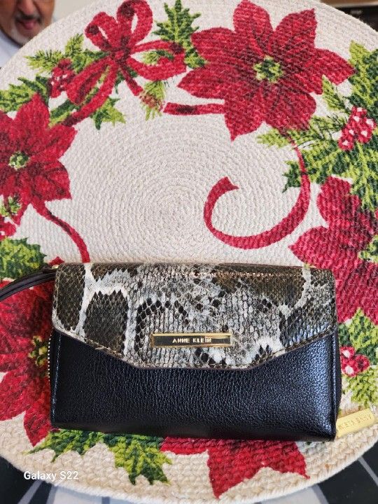 Anne Klein Clutch Wallet