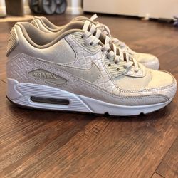 Womens Snake skin textured Nike Air max (7.5)