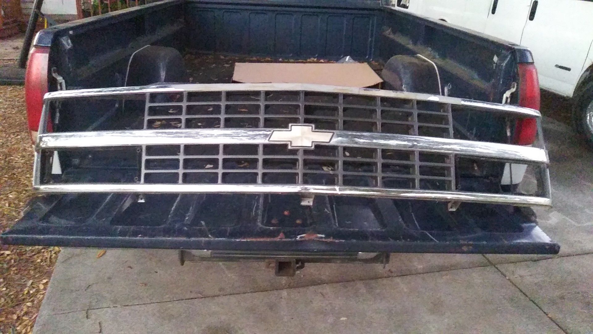 93 Chevy Silverado C 1500 front grill minor wear and tear but all intact no broken parts