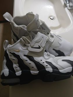 Coach Prime  Nike Size 10 1\2 Mens