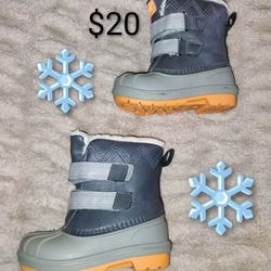 FIRM IN MERCED ‼️ KIDS SNOWBOOTS SIZE 8