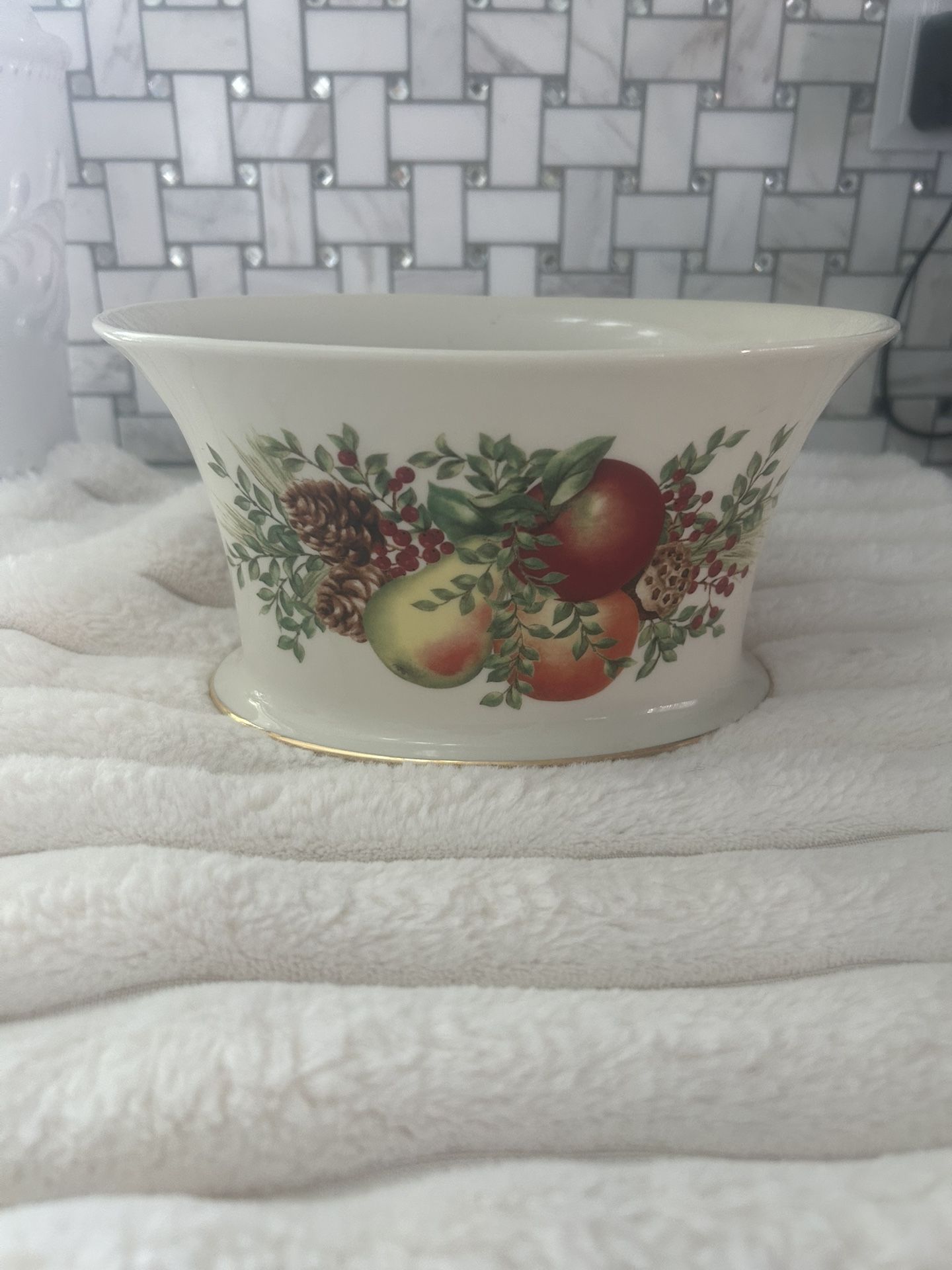Beautiful Vintage Lenox Williamsburg Boxwood & Pine Oval Centerpiece
