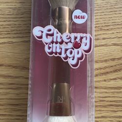 Real Techniques Limited Edition Cherry On Top It’s All Blush Brush