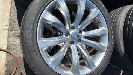 Stock Chrysler 300 rims