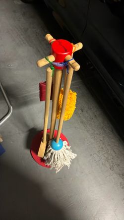 Melissa & Doug Dust Sweeper Mop