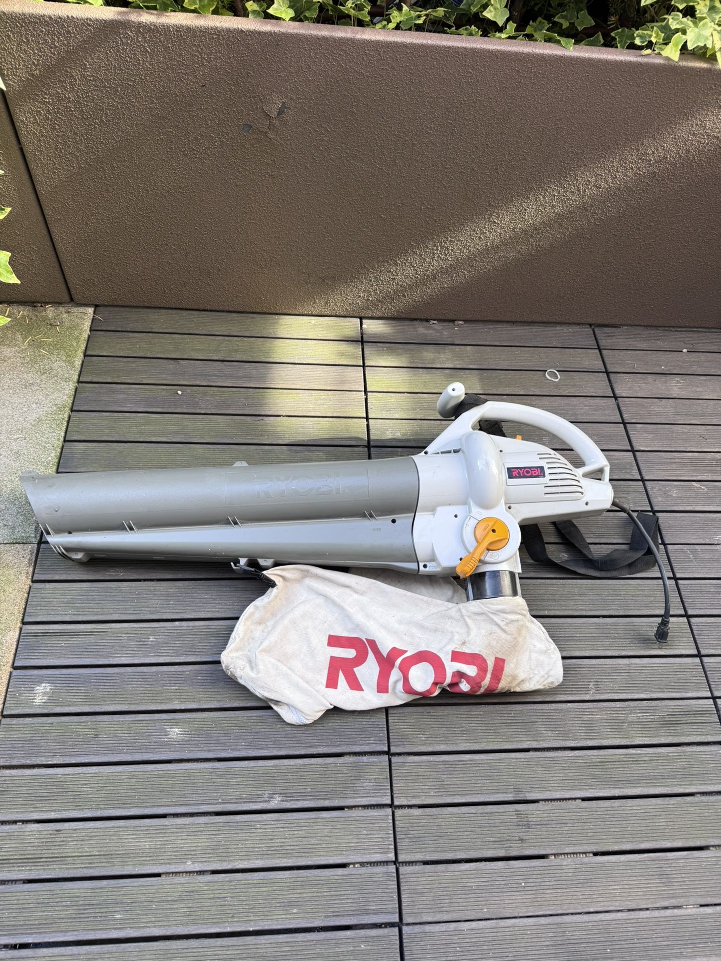 Ryobi Electric Leaf Blower