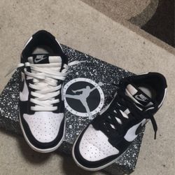 Nike Dunks" PICKUP ONLY " No ! Shipping 