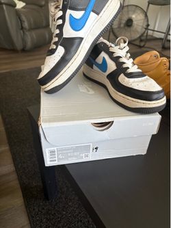 Boys shoes